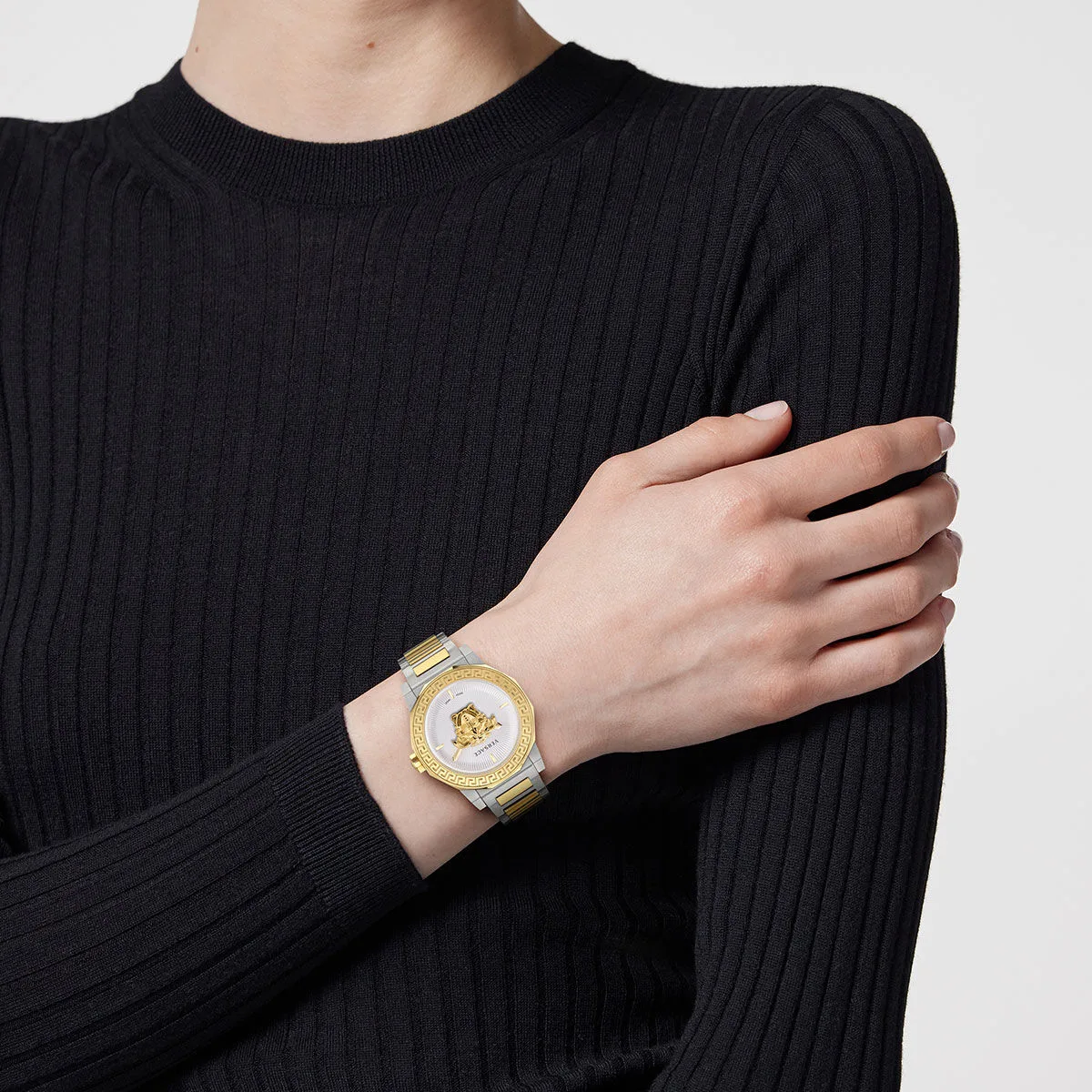 Versace Женски Часовник VRSCVE7B00423 3