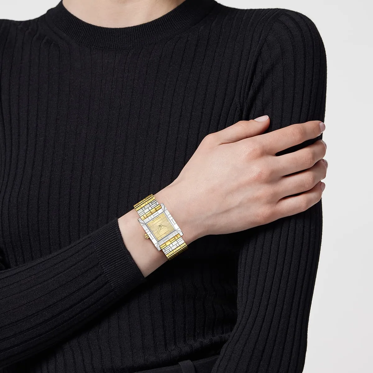 Versace Женски Часовник VRSCVE9B00424 5