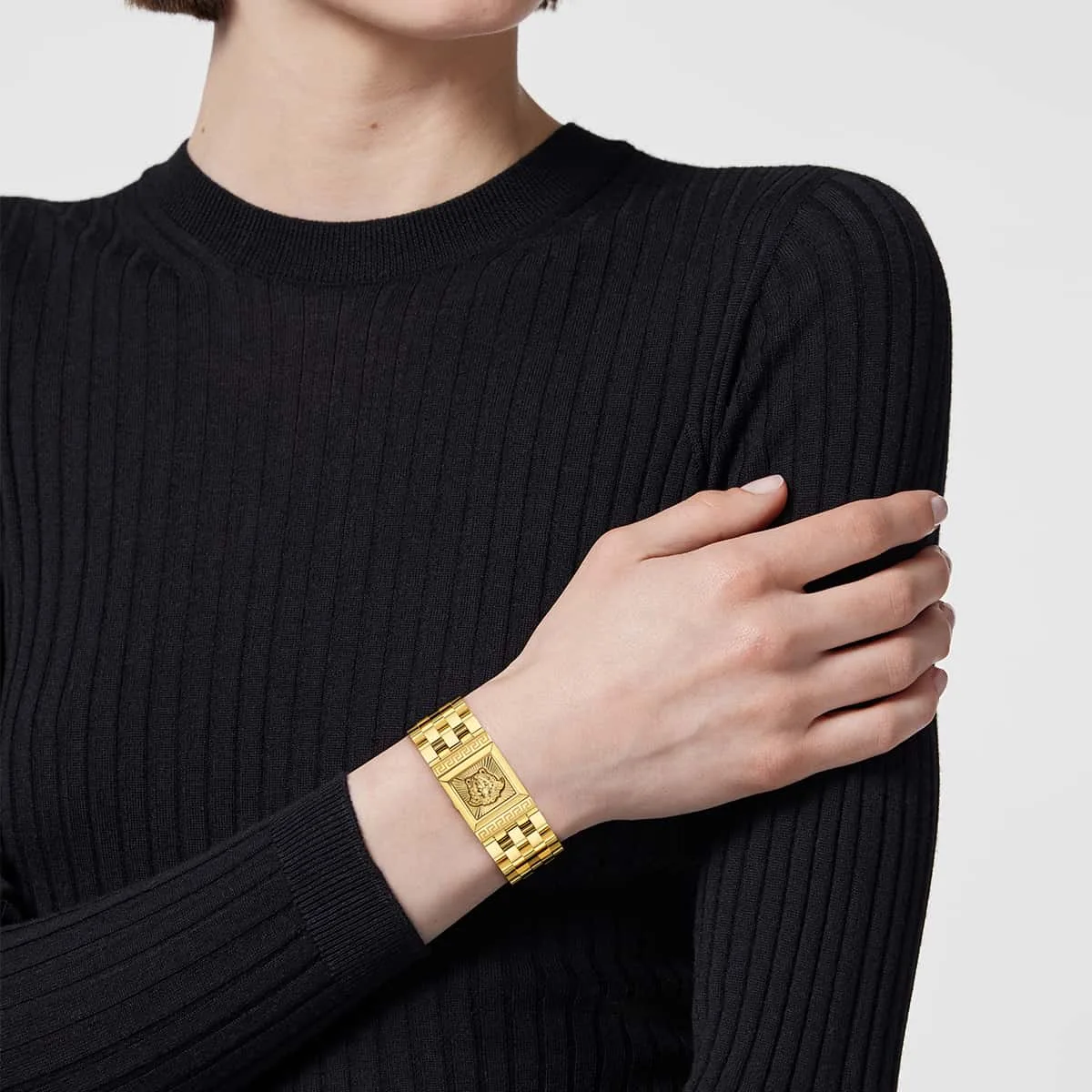 Versace Женски Часовник VRSCVE0C00325 4
